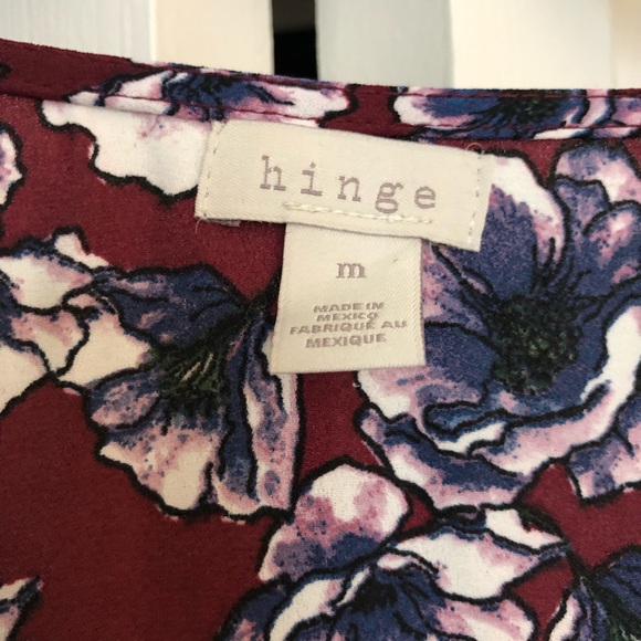 Like New Hinge Floral Blouse Size M - Picture 2 of 2